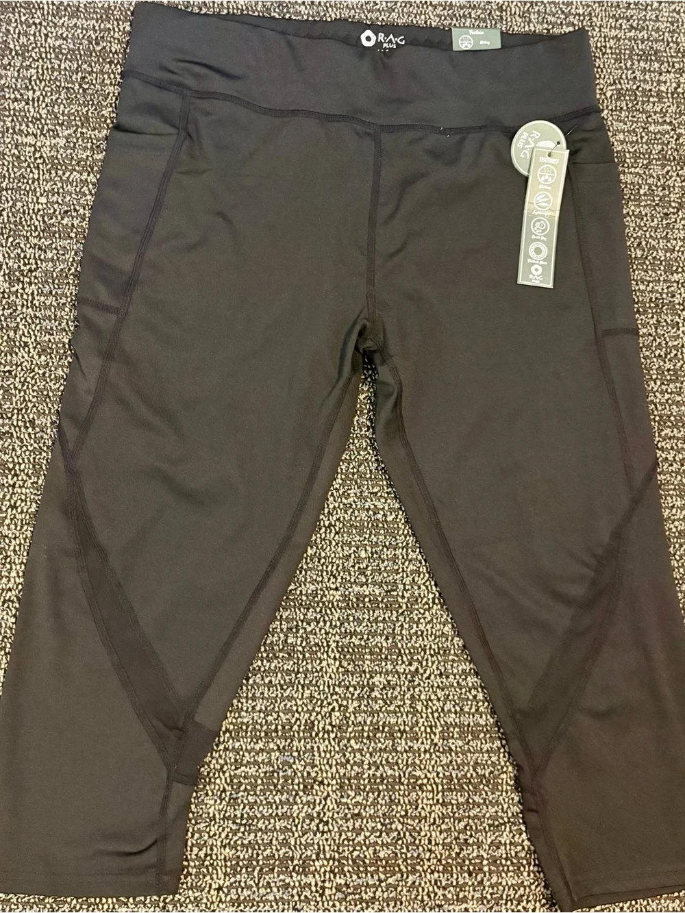 RAGA Black Capri Leggings with Side Pockets and Wide Waistband